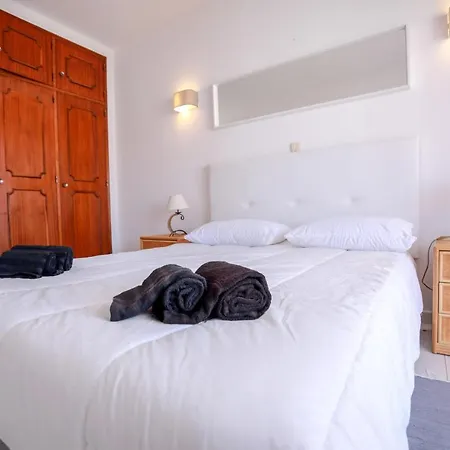 Lodge Guesthouse 3*