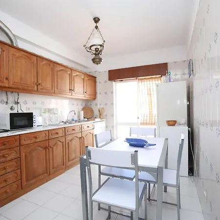 Lodge Guesthouse بيت ضيافة لاغوس