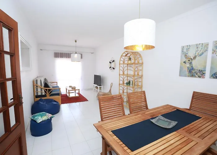 Lodge Guesthouse 3* ラゴス