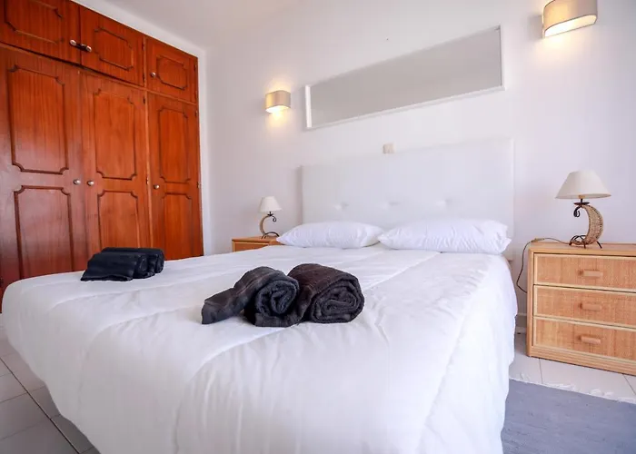 Lodge Guesthouse 3*